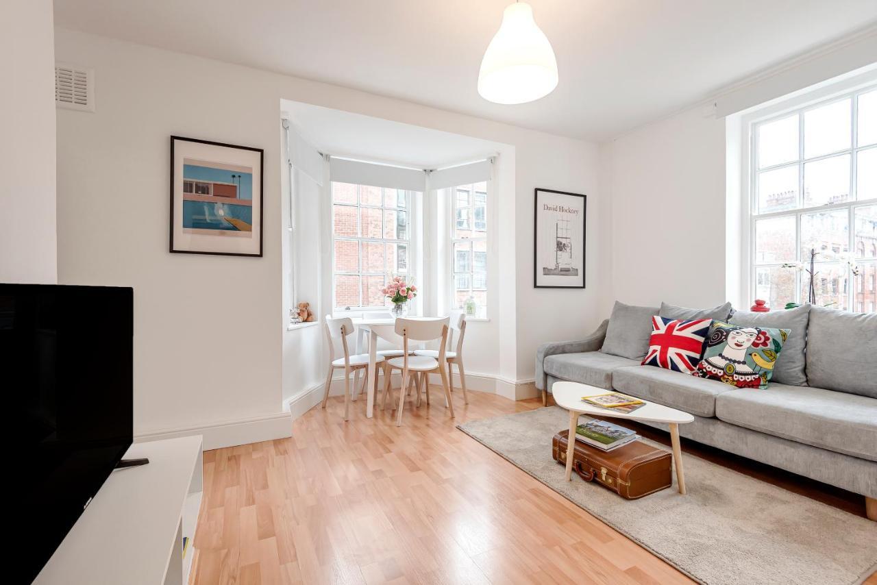 Modern One Bedroom Victoria Apartment ロンドン エクステリア 写真